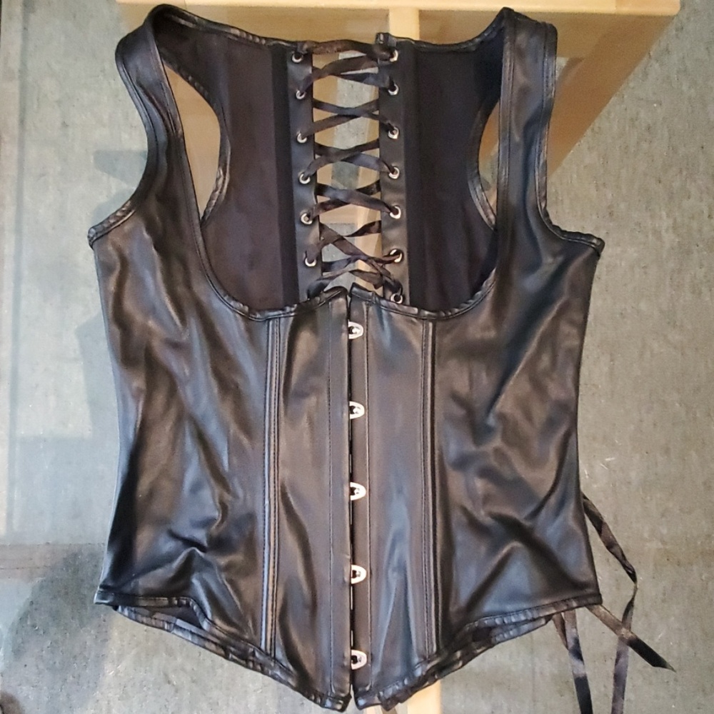 Black lace up corset